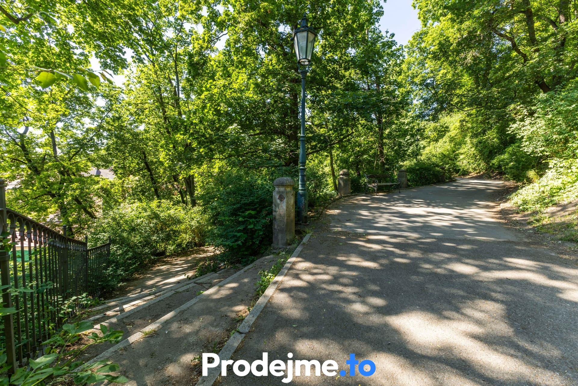 Pronájem bytu 1+1, 42 m2 - Bieblova, Smíchov - Praha 5